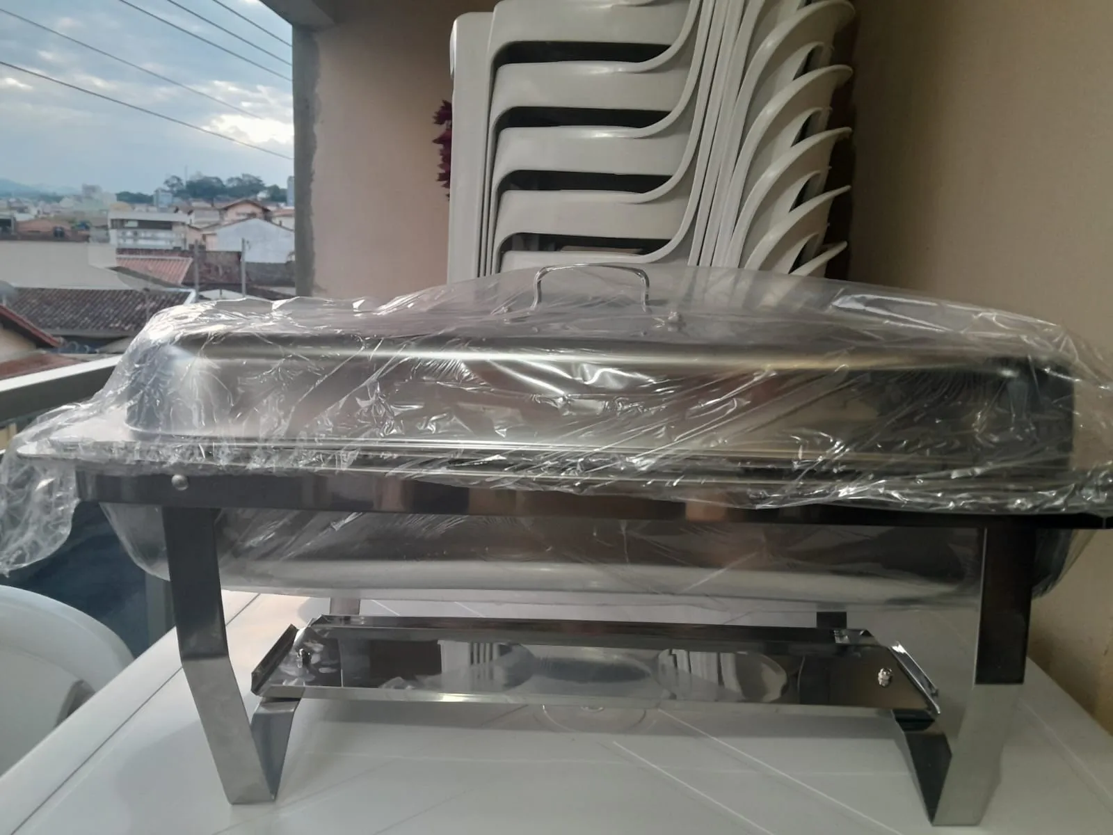 Rechaud de inox para manter alimentos aquecidos em festas